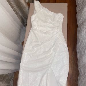 Gorgeous Shimmery white off the shoulder dress! Great condition worn 1x only.